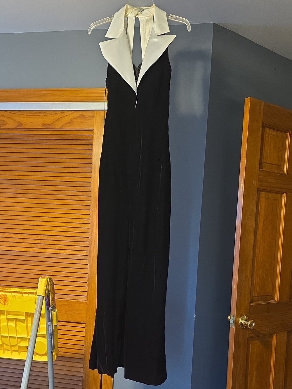 Elegant Black Maxi Dress with White Collar